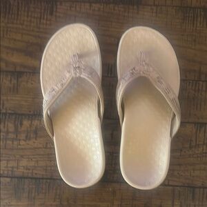 Vionic Cream Cork Flip flop Sandals with Cushioned Footbed